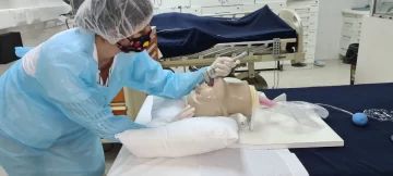 Un centenar de trabajadores de la salud se capacitaron en intubación