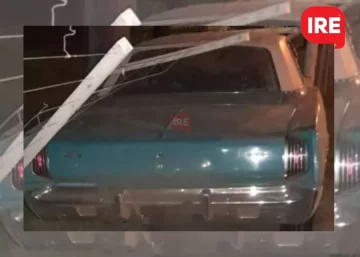 Mala maniobra: Un conductor impactó contra el alambrado de una cerealera en Aldao