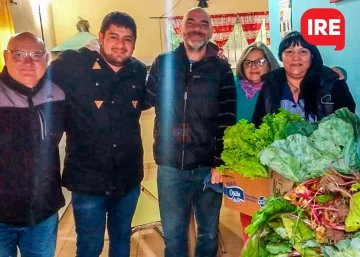 Hecho en casa: La Huerta comunal de Andino le entregó su producción al comedor de la escuela primaria