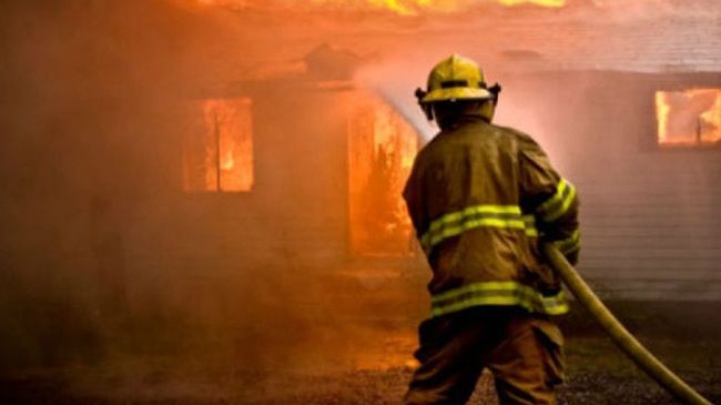 Cortocircuito provocó un incendio en una vivienda deshabitada