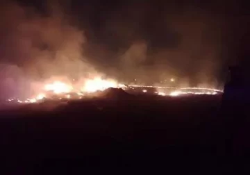 Bomberos se movilizaron hacia un incendio de pastizales entre Barrancas y Casalegno