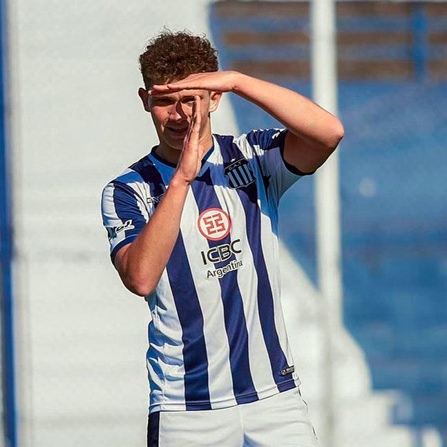 Debutó Juan Cruz Giacone en la primera división del fútbol Argentino