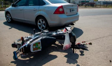 Un joven herido tras un choque entre una moto y un auto en Andino
