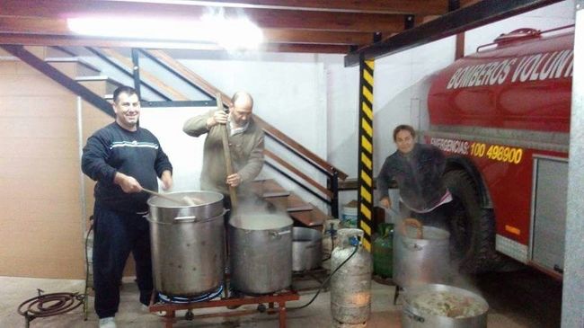 Bomberos Voluntarios vendieron 300 porciones de locro