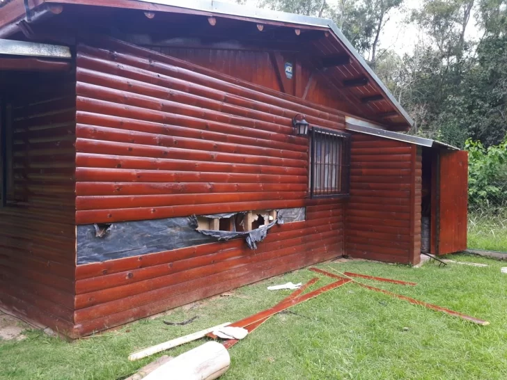 Hizo un buraco en la pared, entró a robar y lo atraparon