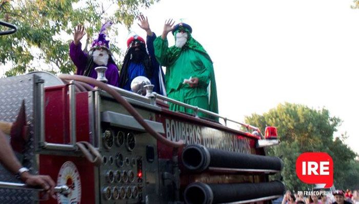 Los Reyes Magos pasarán hoy por Oliveros junto a los Bomberos