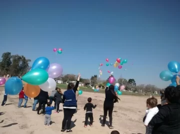 Los chicos de La Boca celebraron su día con juegos en la playa