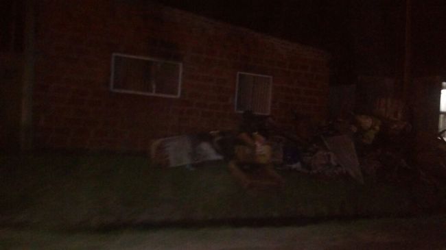 Dos incendios y denuncias irrumpieron la noche serodinense