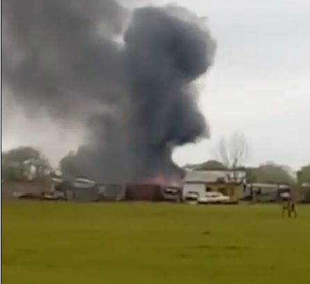 Perdidas totales y un herido en el incendio de dos viviendas