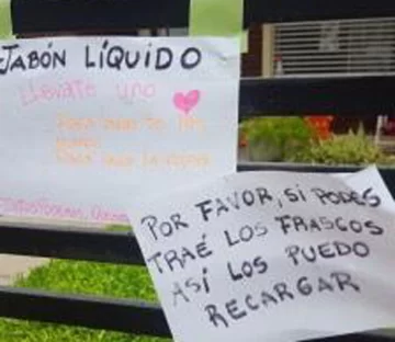 Solidaridad: Desde su hogar fabrica jabón líquido y los regala