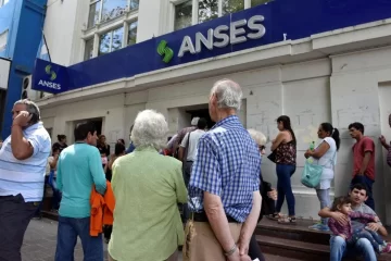 Los jubilados cobrarán el bono de $3000 a partir del 8 de abril