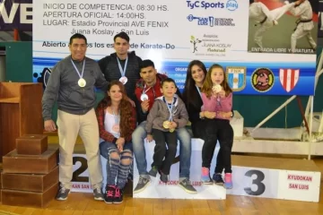 Karatecas de Puerto Gaboto lograron excelente resultados en el Campeonato Argentino