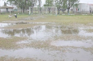 La lluvia obligó a suspender el fútbol mayor La lluvia obligó a suspender el fútbol mayor