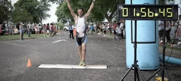 Marcelo Arichuluaga ganó el Triatlón de La Setubal en Santa Fe