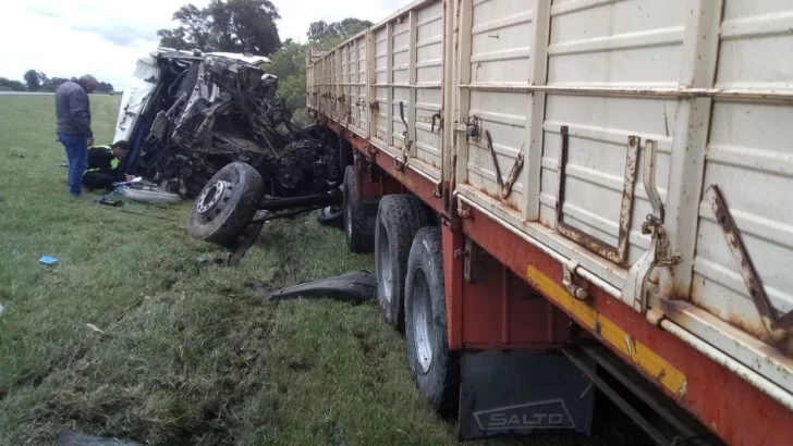 Un Camionero está grave tras impactar contra una columna