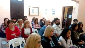 Hoy: Panel de debate sobre violencia social con profesionales