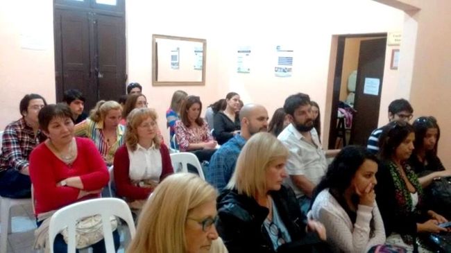 Hoy: Panel de debate sobre violencia social con profesionales