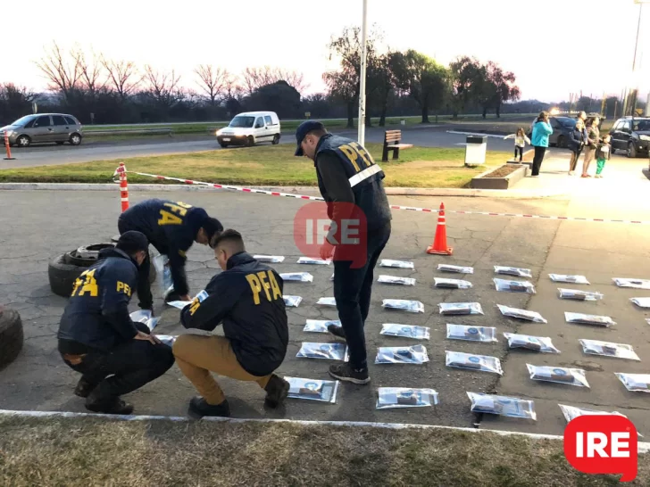 De película: La Federal secuestró 107 panes de droga en la YPF