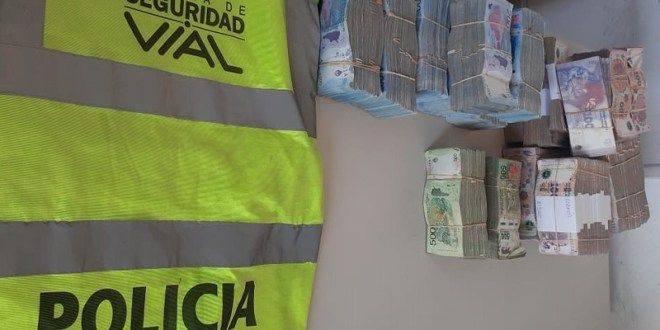 Trasladaba una millonaria suma de dinero y abrieron investigación