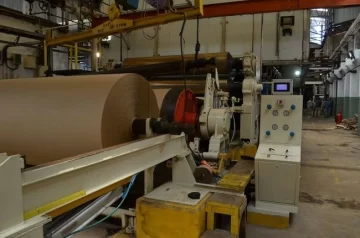 La máquina no falla: los 60 empleados de la Papelera van por más