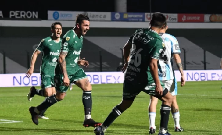 Cucchi convirtió en la goleada de Sarmiento ante Atlético de Tucumán