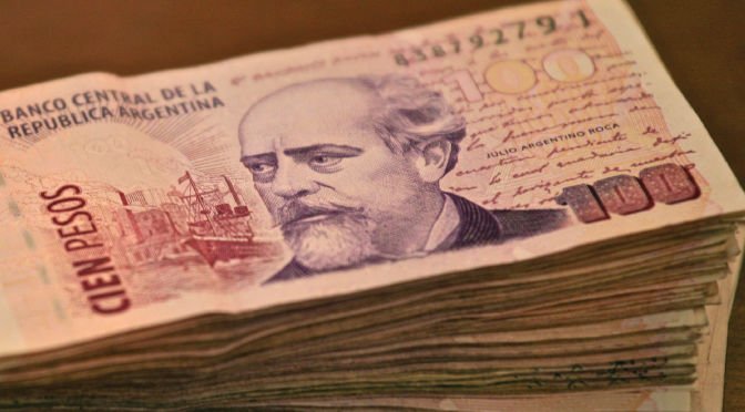 Forzaron una puerta de ingreso y le robaron $30.000 de su pieza