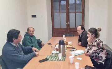 Rasetto se reunió con pescadores para potenciar el proyecto para el cuidado del ambiente como anexo a la hidrovía