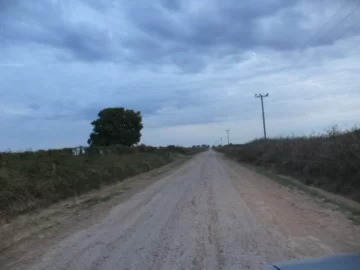 Trabajos de Aguas S. A. en un canal, anegó el camino a La Boca