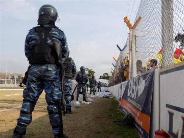 Un partido de infantiles terminó en disturbios: Echaron al Dt y tres comisarías enviaron refuerzos