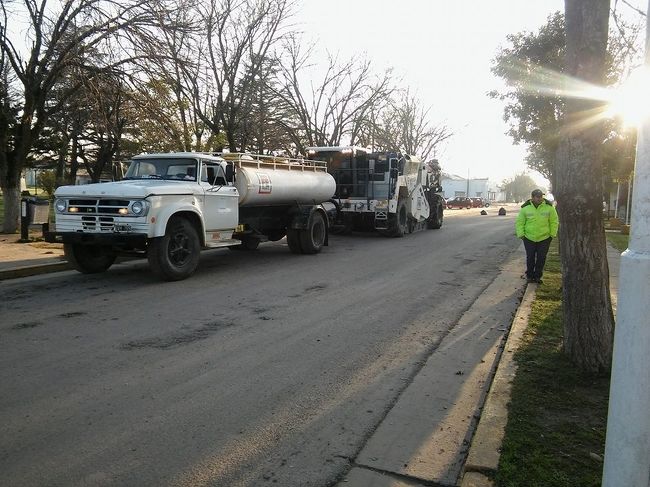 Puerto Gaboto: Comenzaron a reparar calles pavimentadas