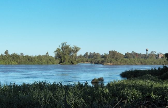 Buscan en el Río Coronda a dos empleados comunales