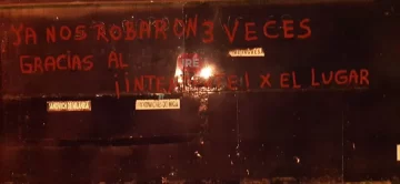 No paran ni en cuarentena: Le robaron por tercera vez a un carrito de comidas