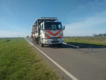 Realizan tareas de mantenimiento en la Ruta 10