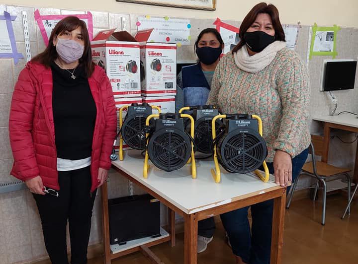 Rasetto entregó cuatro caloventores a la Escuela Secundaria de Serodino