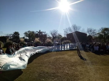Se celebró un popular acto por el Día de la Bandera