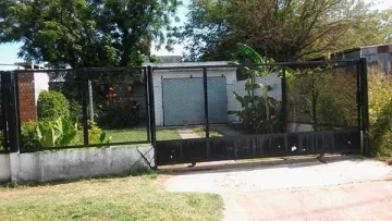 San Lorenzo: Una mujer murió  cuando se le cayó su portón encima