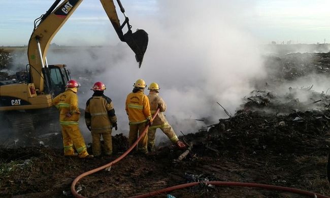 FIN DE LA ODISEA: APAGARON EL INCENDIO EN EL BASURAL DE MACIEL