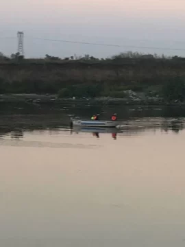 Buscan a dos hermanos que cayeron a una cava mientras cazaban