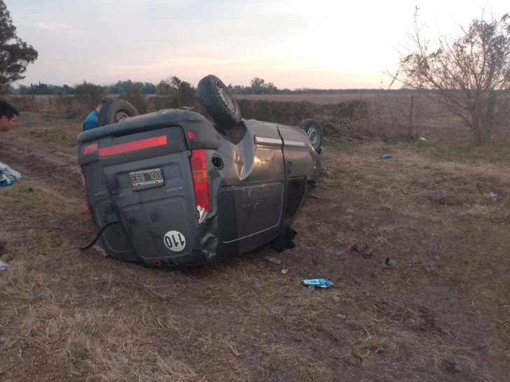 Tres accidentes en horas: Un utilitario volcó sobre ruta 11