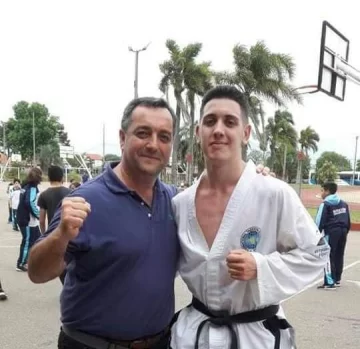 El pueblo recibe al campeón panamericano de taekwondo