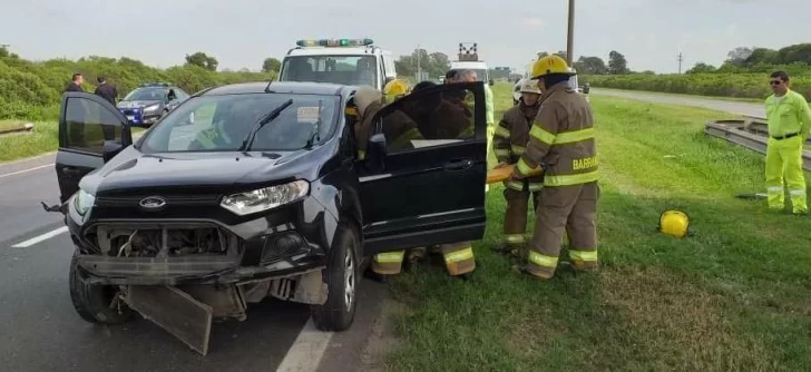 Autopista: Una mujer protagonizó un vuelco a la altura de Monje