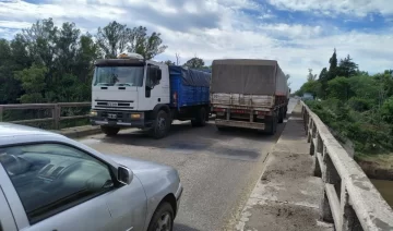 Empresas de transporte realizan desvíos por las obras en el puente