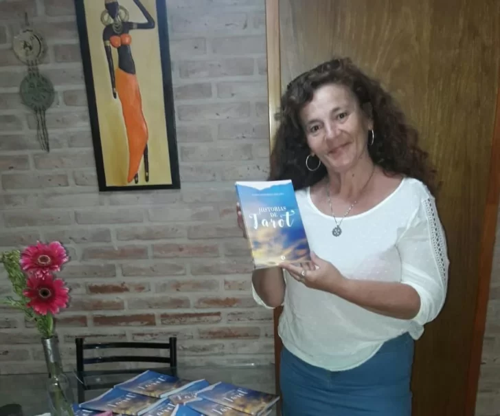Zingara, la tarotista nacida en Oliveros presentará su primer libro