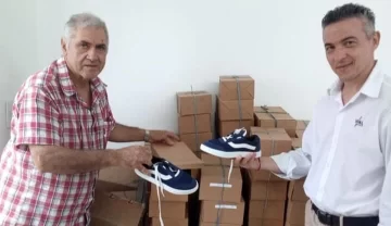 Los trabajadores de Vial Santa Fe calzan zapatillas serodinenses