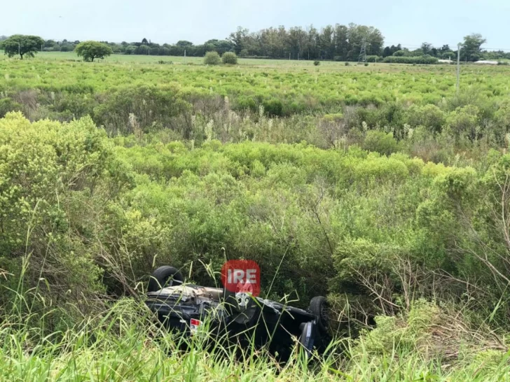 Misterio en la autopista: El auto sería de un prefecto de Buenos Aires