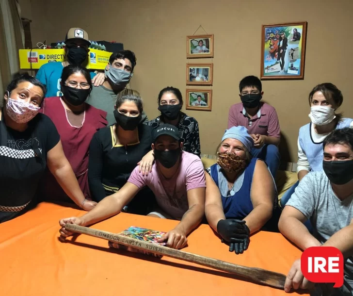 “Caritas sucias” reparte más de 200 platos de comida cada sábado