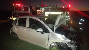 Una mujer resultó con heridas graves tras un fuerte choque en autopista