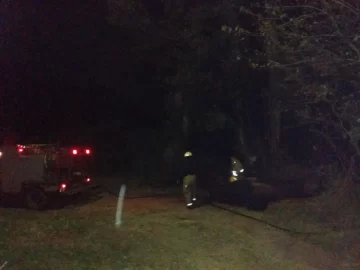 Bomberos sofocaron un incendio en una quinta de Oliveros
