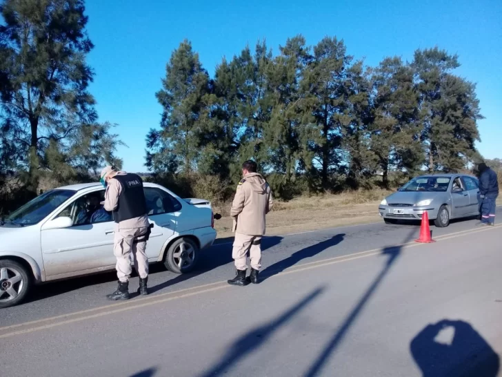 Gaboto controla el ingreso al pueblo con inspectores, la policía y Prefectura