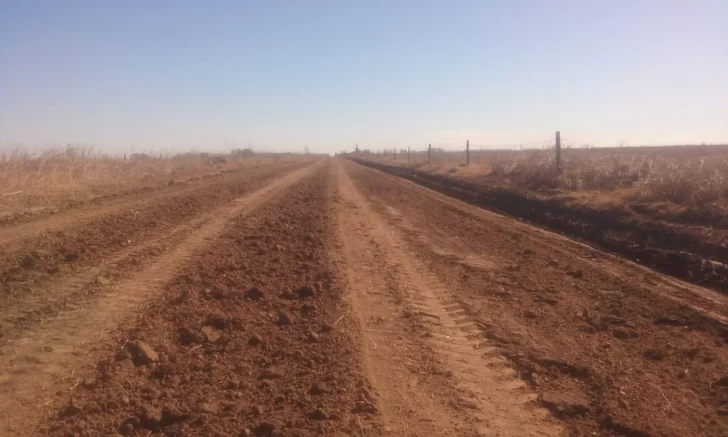 Serodino avanza en desagües y mejoras de caminos rurales